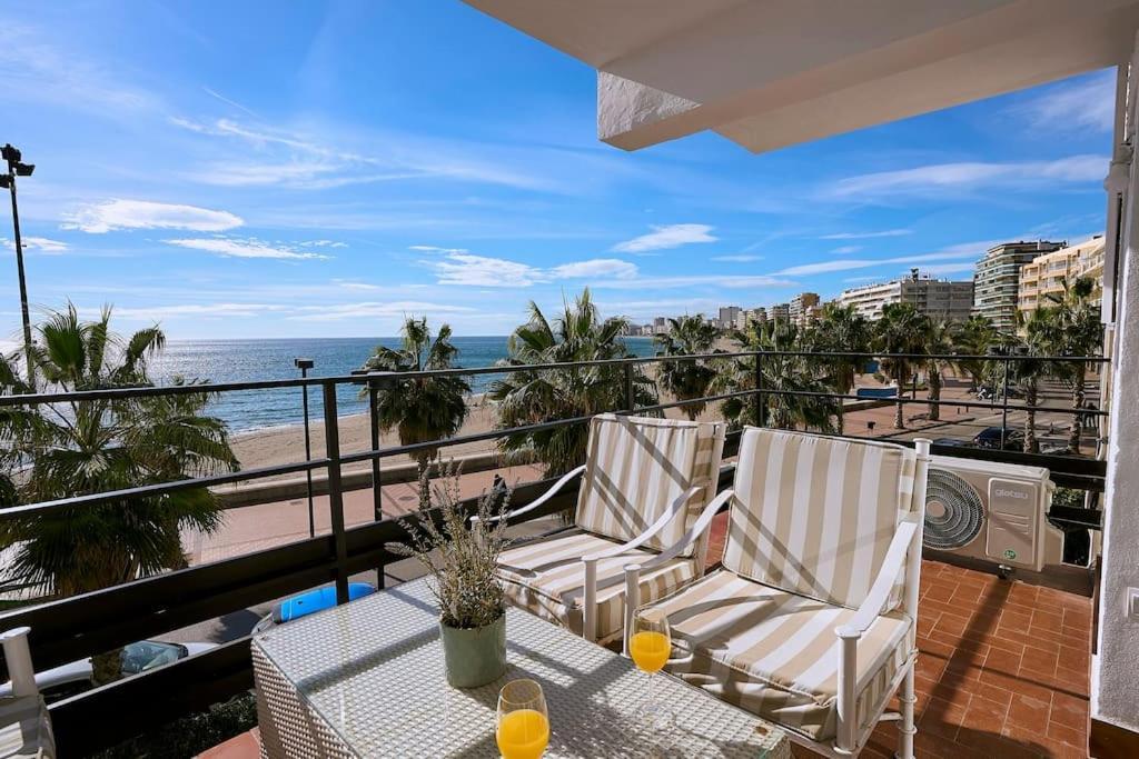 Front Sea Line Experience Apartment Фуeнхирола Екстериор снимка